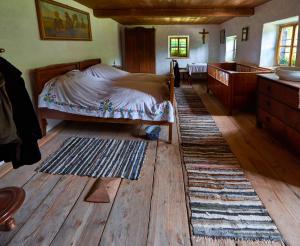 Symbolbild altes baeuerliches Schlafzimmer