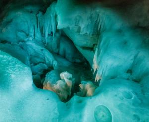 Giant Ice Cave Dachstein Krippenstein Image 2