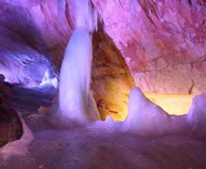 Giant Ice Cave Dachstein Krippenstein Image 3