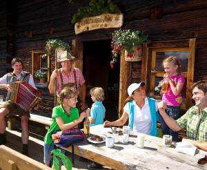 Gemuetliche Einkehr auf der Unterwandalm