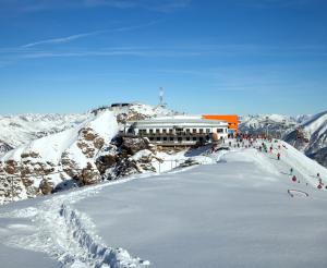 Stubnerkogelbahn mountain station in winter