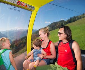 Seilwandwandern mit der ganzen Familie