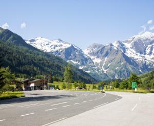 Panorama und Zufahrt zum Wildpark Ferleiten
