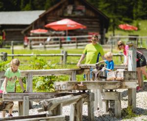 Gnadenalm mit Spielplatz