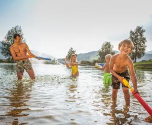 Viel Spass beim Baden im See von Flauchwinkl
