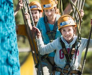 Viel Spass im Hochseilklettergarten in Flachauwinkl