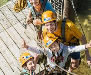 Ueberwindung der eigenen Grenzen im Hochseilklettergarten