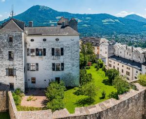 Gebaeude auf dem Festungsberg