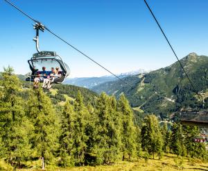 Cabrio Feeling im Sessellift Gamskogelbahn