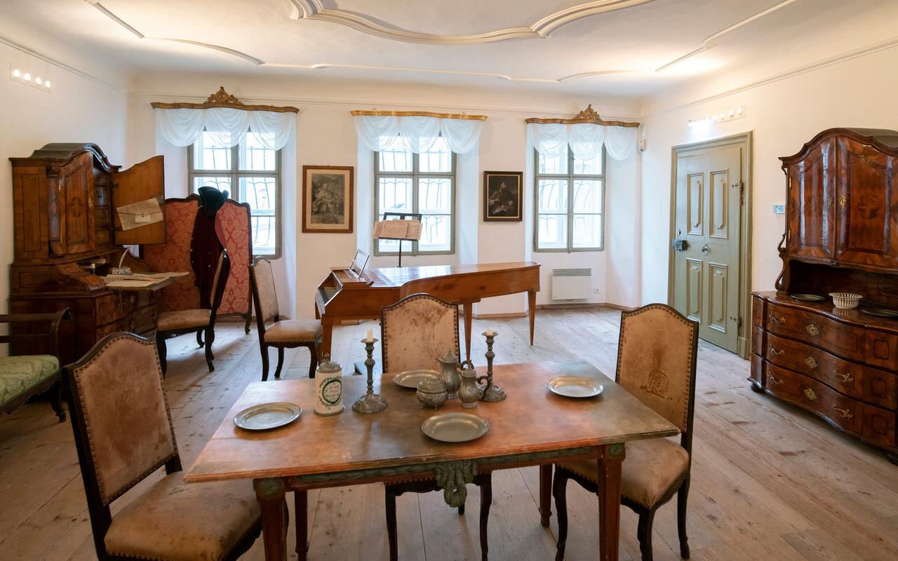 Visit Austria, Mozart's Birthplace Salzburg...(EN)