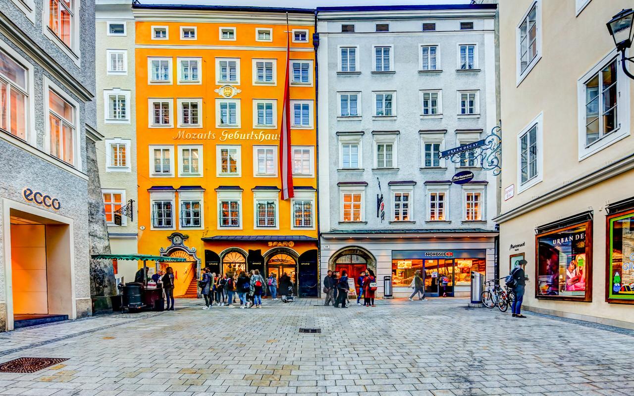 Visit Austria, Mozart's Birthplace Salzburg...(EN)