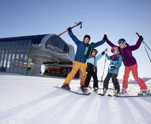 Bergstation space jet 1