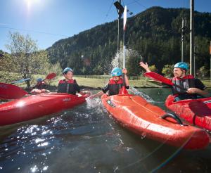 Gemeinsam Spass auf dem Wasser