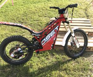 Mit diesem Sportgeraet geht es in den Parcours