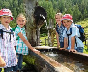 Kinder haben viel Platz zum Spielen