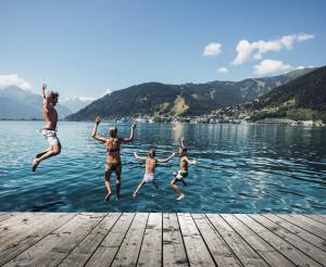 Swimming fun in Lake Zell