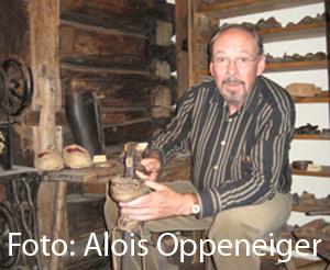 Das Heimatmuseum mit Darstellung der alten Kunst des Schuhemachens